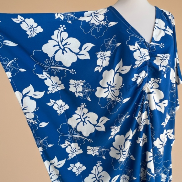 0111/ Blue Hibiscus Flower pattern Kaftan - Picture 10 of 10